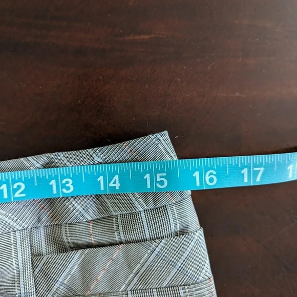 Worthington Petite Stretch Tan Tartan Plaid Trousers  Size 8P - Picture 7 of 9